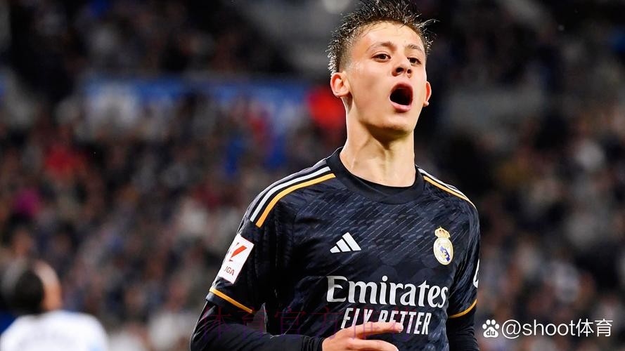 记者:勒沃库森关注皇马中场居勒尔 维尔茨或离队 记者:勒沃库森关注皇马中场居勒尔 维尔茨或离队